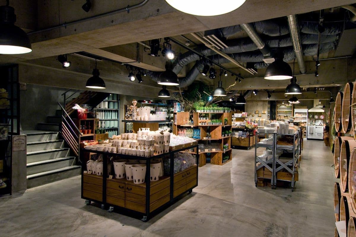 awrsame_store_m05.jpg